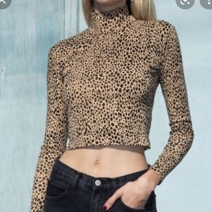 Brandy Melville Cheetah long sleeve turtle neck
